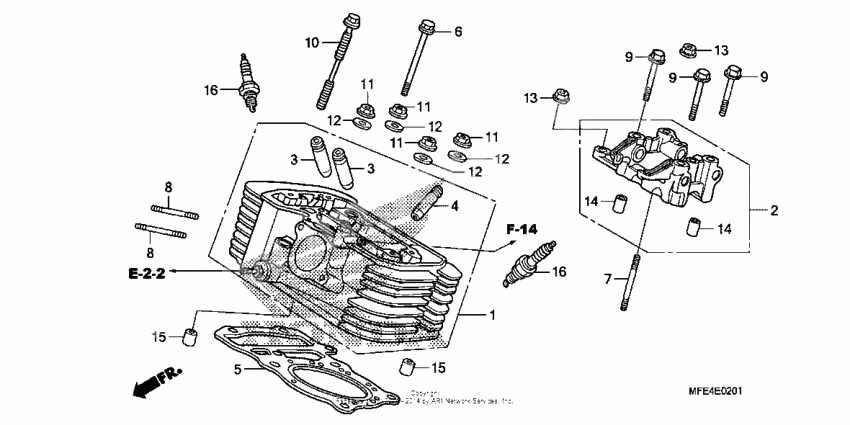 Rear cylinder head