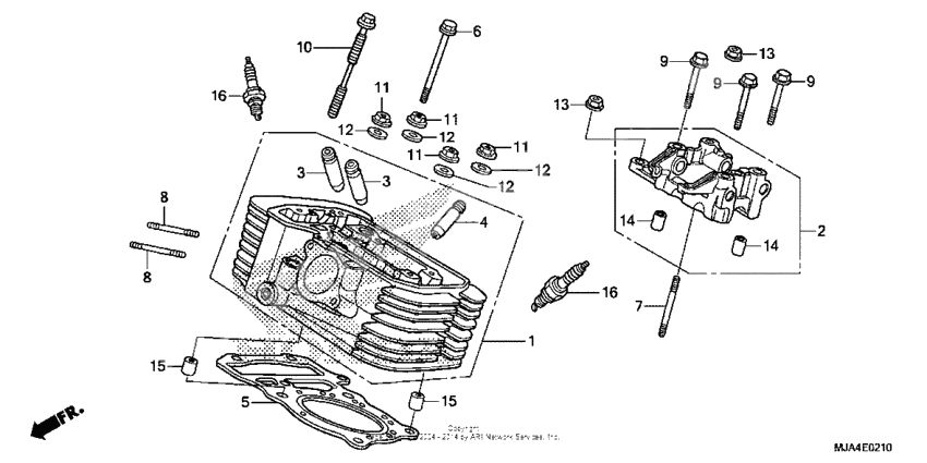 Rear cylinder head