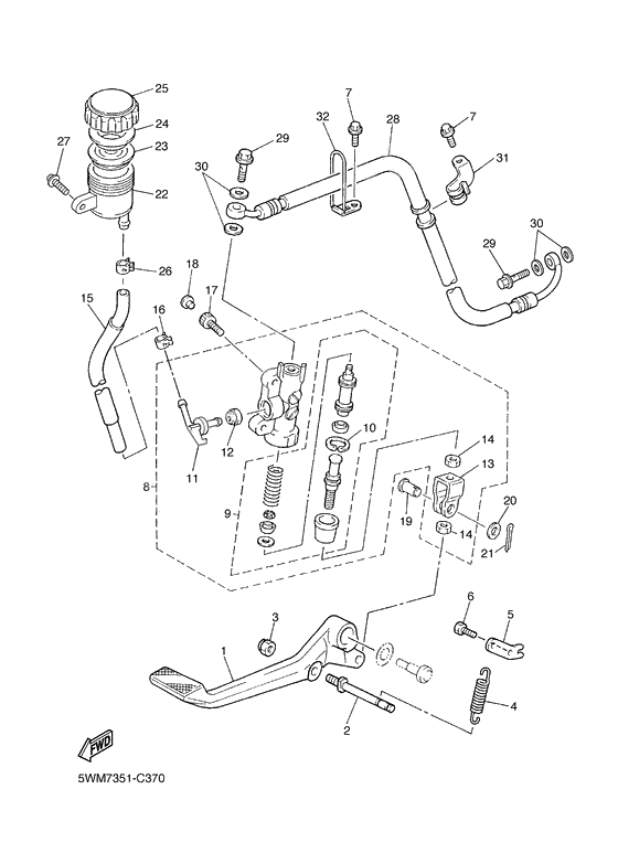 Rear master cylinder